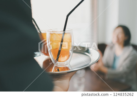 cafeteria, cafe, caffe 124835262