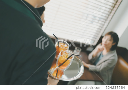 cafeteria, cafe, caffe 124835264
