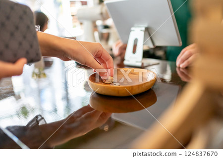 payout, accounting, female 124837670