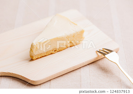 Cheesecake  124837913