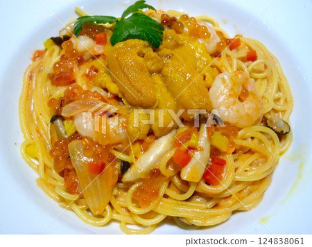 Pasta with sea urchin and shrimp in cream sauce Pasta with sea urchin and shrimp in cream sauce 124838061