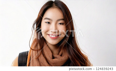 一個年輕的女人帶著微笑 124839243