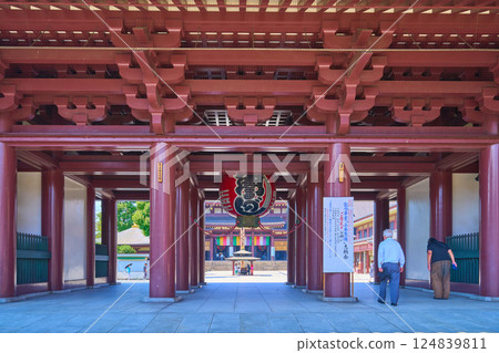 神奈川縣川崎市的川崎大師寺山門景觀 神奈川縣川崎市的川崎大師寺山門景觀 124839811