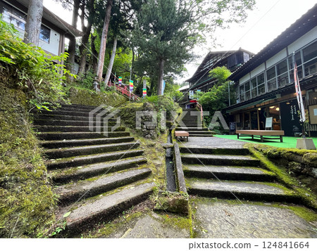 大岩山日石寺的參道(富山縣上市町) 大岩山日石寺的參道(富山縣上市町) 124841664
