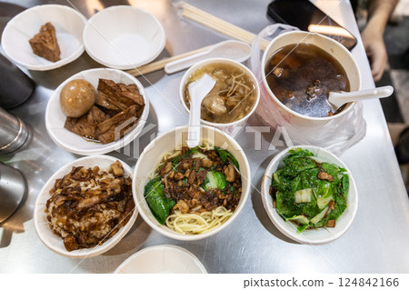 台灣夜市的當地美食 124842166