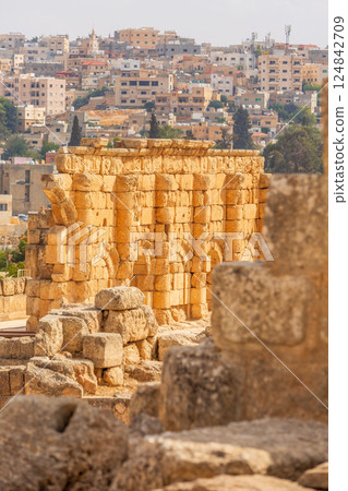 Ancient roman ruins of Jerash Gerasa, Jordan Ancient roman ruins of Jerash Gerasa, Jordan 124842709