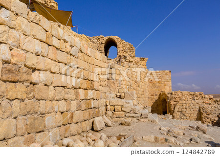 Ruins of crusaders Shobak Castle, Jordan 124842789