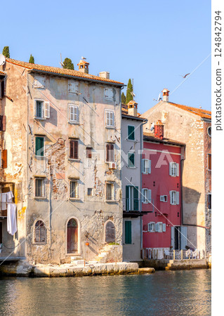 Rovinj, Croatia old town, coastline houses Rovinj, Croatia old town, coastline houses 124842794