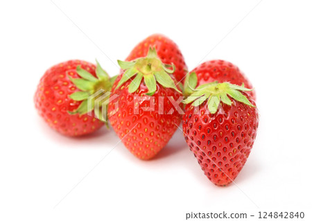 Strawberries (Yayoihime) 124842840