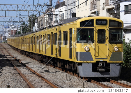 2000系列新電車駛入西武新宿線西武柳澤站 2000系列新電車駛入西武新宿線西武柳澤站 124843247