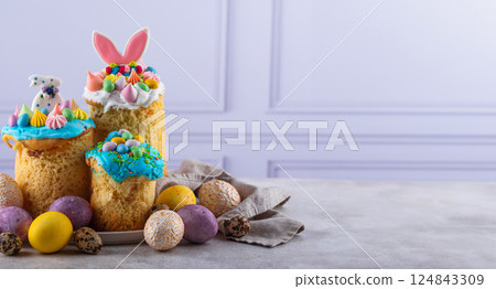 Traditional Ukrainian festive Easter cake 124843309