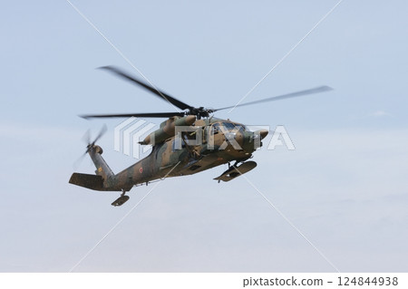 自衛隊直升機起飛 124844938