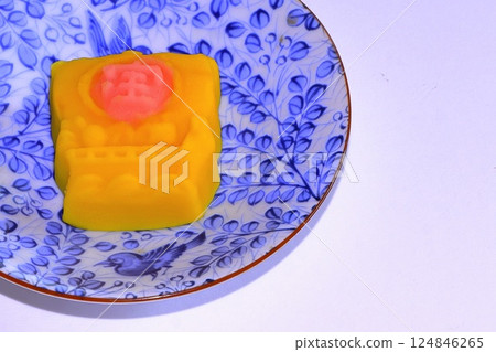 傳統日式甜點和新鮮美味的甜點 124846265