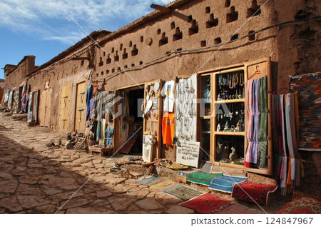 Morocco, Kasbah Road, fortified village, Ait Ben Haddou, Ksar, souvenir shop, handicraft shop Morocco, Kasbah Road, fortified village, Ait Ben Haddou, Ksar, souvenir shop, handicraft shop 124847967