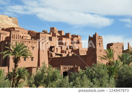 Morocco, Kasbah Road, fortified village, Ait Ben Haddou, Ksar 124847973