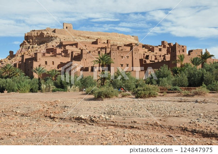 Morocco, Kasbah Road, fortified village, Ait Ben Haddou, Ksar Morocco, Kasbah Road, fortified village, Ait Ben Haddou, Ksar 124847975