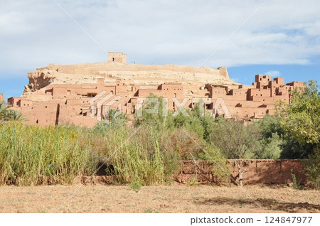 Morocco, Kasbah Road, fortified village, Ait Ben Haddou, Ksar Morocco, Kasbah Road, fortified village, Ait Ben Haddou, Ksar 124847977
