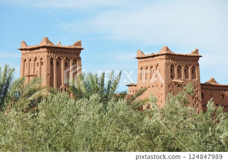 Morocco, Kasbah Road, fortified village, Ait Ben Haddou, Ksar Morocco, Kasbah Road, fortified village, Ait Ben Haddou, Ksar 124847989