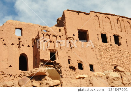 Morocco, Kasbah Road, fortified village, Ait Ben Haddou, Ksar Morocco, Kasbah Road, fortified village, Ait Ben Haddou, Ksar 124847991