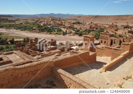 Morocco, Kasbah Road, fortified village, Ait Ben Haddou, Ksar Morocco, Kasbah Road, fortified village, Ait Ben Haddou, Ksar 124848009