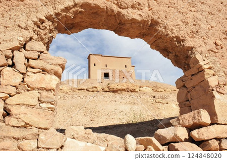 Morocco, Kasbah Road, fortified village, Ait Ben Haddou, Ksar Morocco, Kasbah Road, fortified village, Ait Ben Haddou, Ksar 124848020