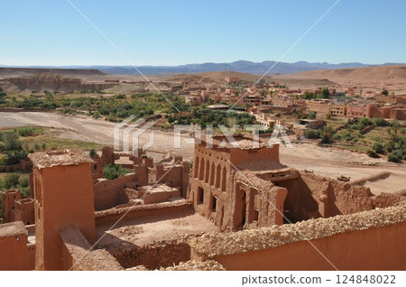 Morocco, Kasbah Road, fortified village, Ait Ben Haddou, Ksar Morocco, Kasbah Road, fortified village, Ait Ben Haddou, Ksar 124848022
