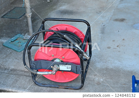 用於高壓清洗機、清洗槍、外牆塗漆、房屋清潔的高壓軟管和高壓桶 用於高壓清洗機、清洗槍、外牆塗漆、房屋清潔的高壓軟管和高壓桶 124848132