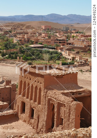 Morocco, Kasbah Road, fortified village, Ait Ben Haddou, Ksar Morocco, Kasbah Road, fortified village, Ait Ben Haddou, Ksar 124849224