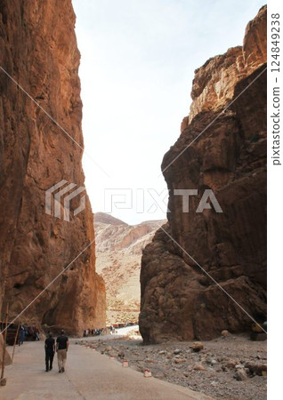 摩洛哥，卡斯巴路，托德拉峽谷，托德拉河，懸崖 124849238