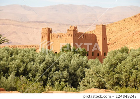 Morocco, Kasbah Road, Kasbah, fort, residential area surrounded by citadel Morocco, Kasbah Road, Kasbah, fort, residential area surrounded by citadel 124849242