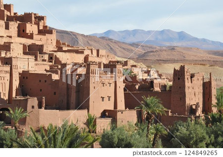 Morocco, Kasbah Road, fortified village, Ait Ben Haddou, Ksar Morocco, Kasbah Road, fortified village, Ait Ben Haddou, Ksar 124849265