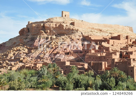 Morocco, Kasbah Road, fortified village, Ait Ben Haddou, Ksar Morocco, Kasbah Road, fortified village, Ait Ben Haddou, Ksar 124849266