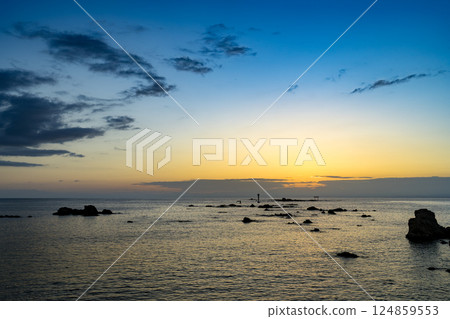 森戶海灘的美麗日落，湘南的寧靜時刻 124859553