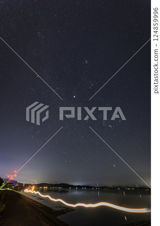 Setouchi autumn starry scenery: Rising Orion and winter diamonds 124859996