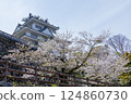 豐橋吉田城鐵塔與櫻花 124860730