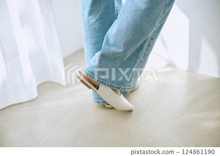 Women's portrait Women's portrait 124861190