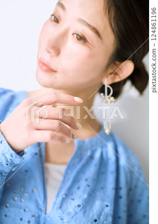 女人的肖像 女人的肖像 124861196