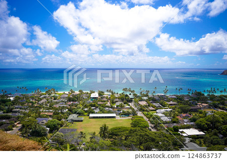 Blue ocean seen from Lanikai Pillbox Hike, Hawaii Blue ocean seen from Lanikai Pillbox Hike, Hawaii 124863737