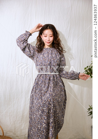 Stylish young woman Stylish young woman 124863937