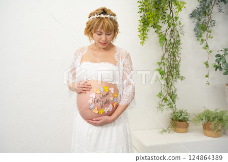Pregnancy Pregnant woman Maternity photo 124864389