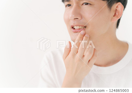 關心牙齒的男人 124865003
