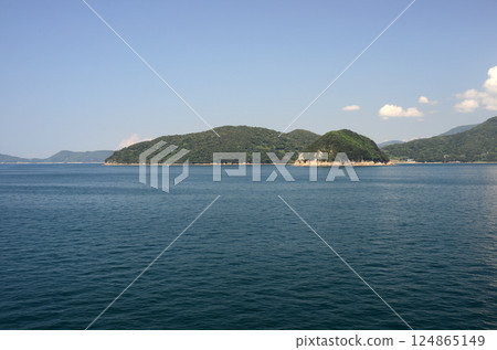 從渡輪觀景台眺望小豆島的風之小島-1 124865149