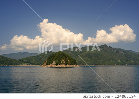 從渡輪觀景台眺望小豆島的風之小島-4 124865154