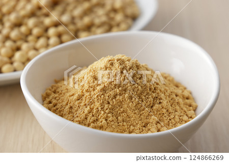 Kinako (roasted soybean flour) served on a white plate 124866269