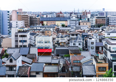 密集建築的京都城市景觀 124866350
