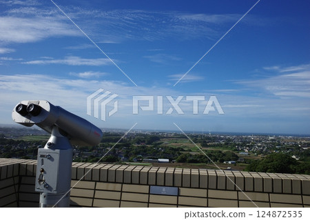 Binoculars and a view at the Earth's Round Hill Observatory 124872535