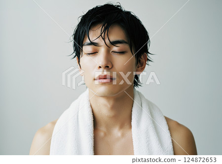 外表乾淨自然、氣質清爽放鬆的日本年輕男子(AI 生成的圖像) 外表乾淨自然、氣質清爽放鬆的日本年輕男子(AI 生成的圖像) 124872653