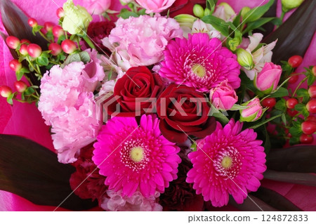 粉紅色花束的特寫 124872833