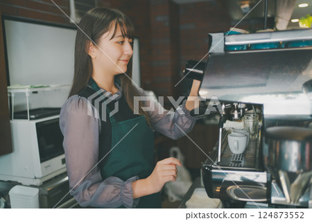 cafeteria, cafe, caffe 124873552