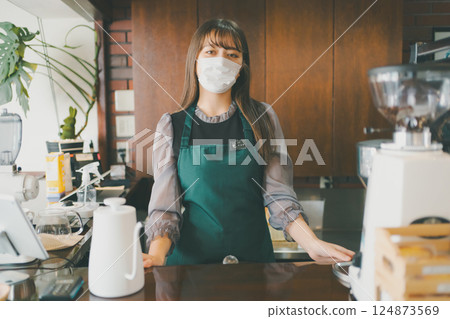 cafeteria, cafe, caffe 124873569